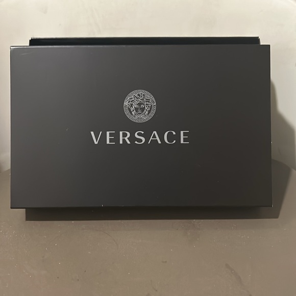 VERSACE!-NEW FRAGRANCE SET(4 PC SET) - Picture 2 of 8